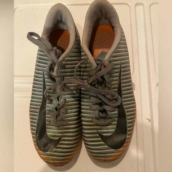 Nike | Shoes | Nike Soccer Cleats 4y Mercurial Gray Black  display picture 3
